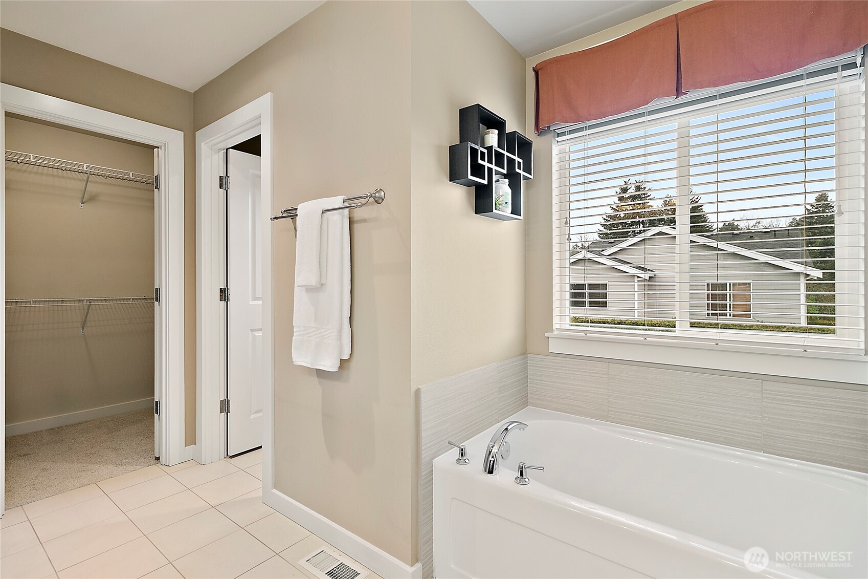 26621 106th Avenue SE, Kent, WA 98030-7651