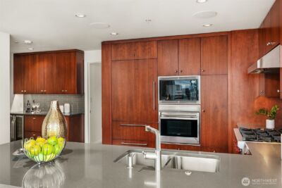 500 106th Avenue NE #3105, Bellevue, WA 98004 - Photo 16