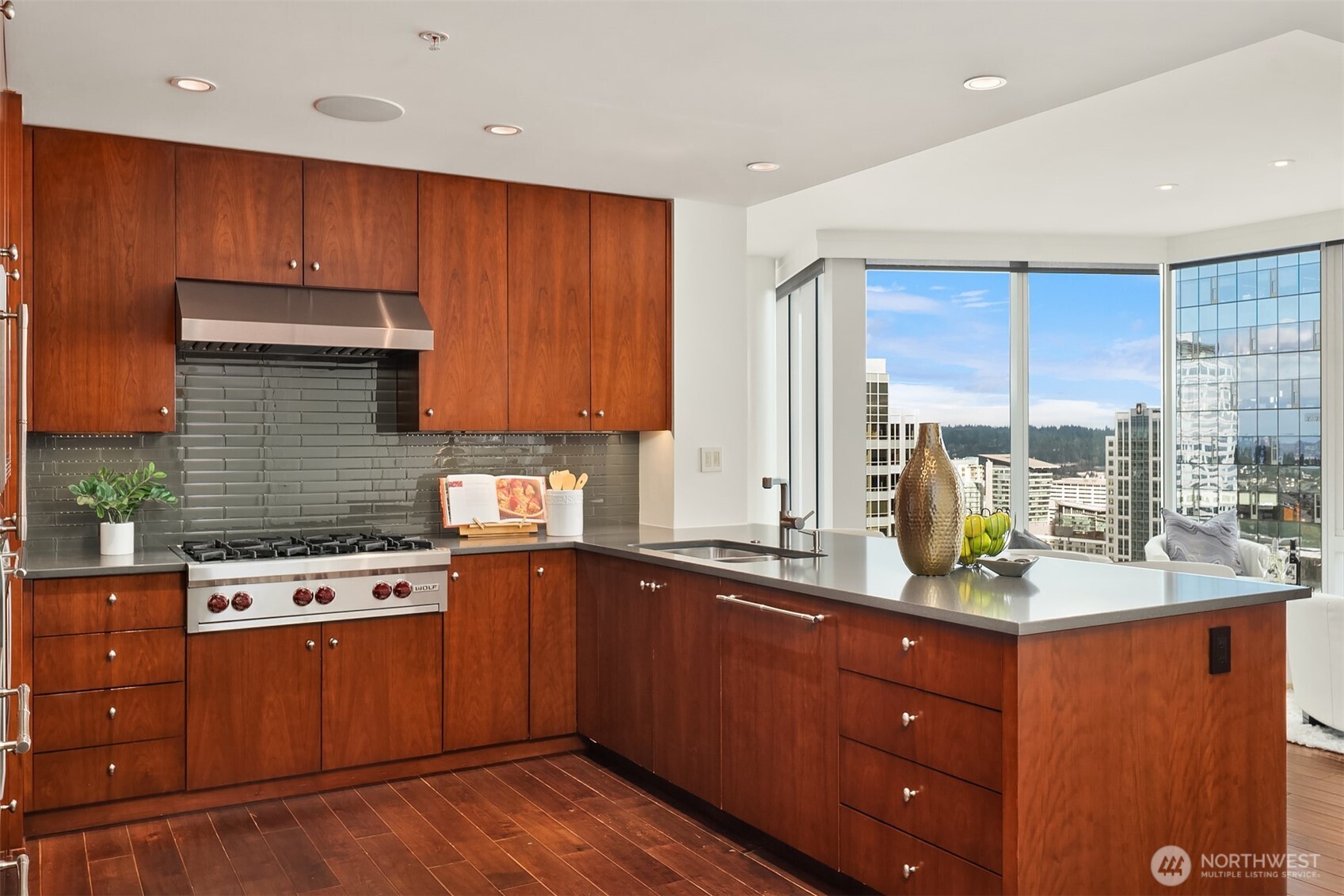 500 106th Avenue NE #3105, Bellevue, WA 98004