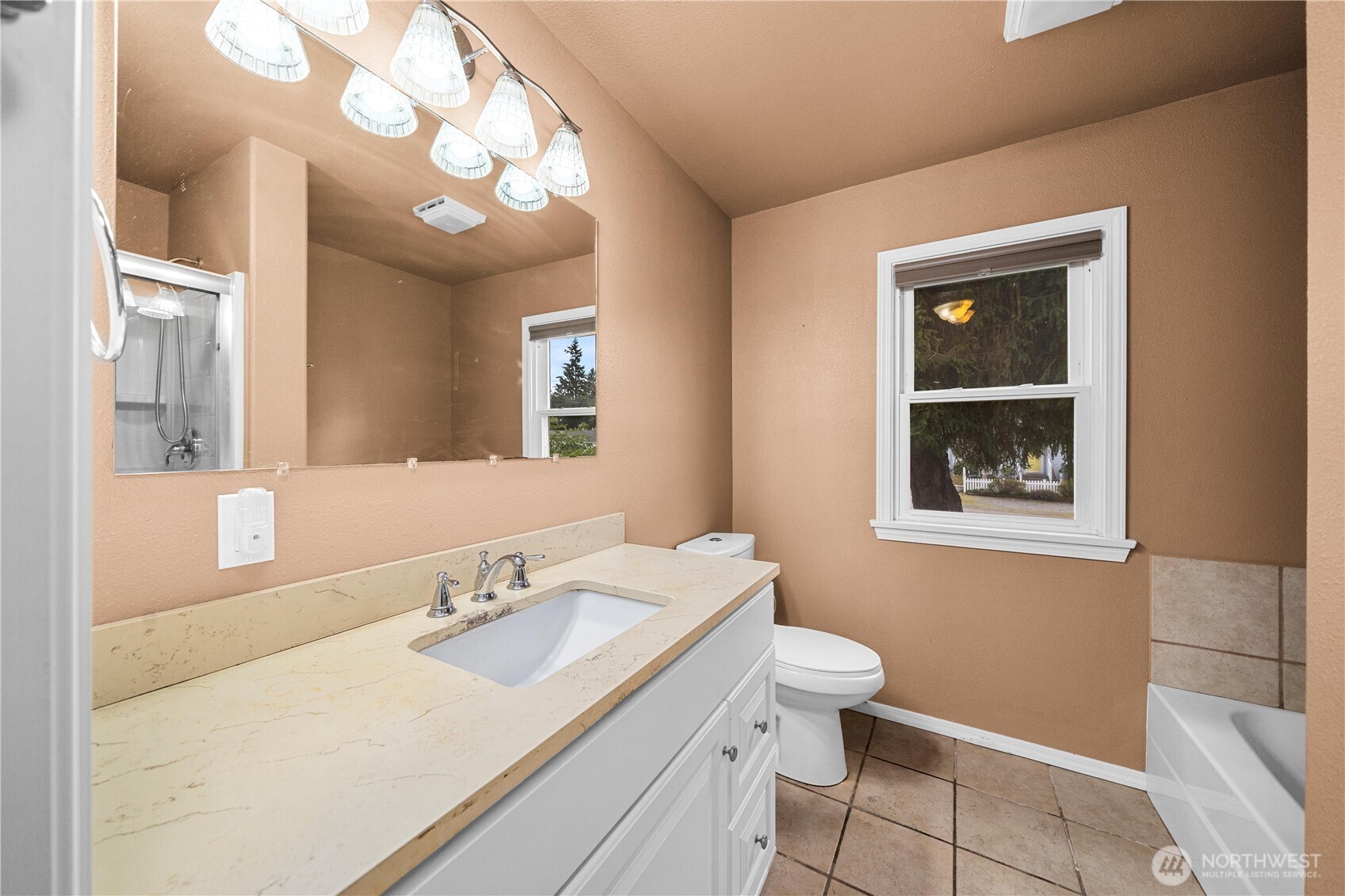 3111 Greenwood Avenue W, University Place, WA 98466-3312