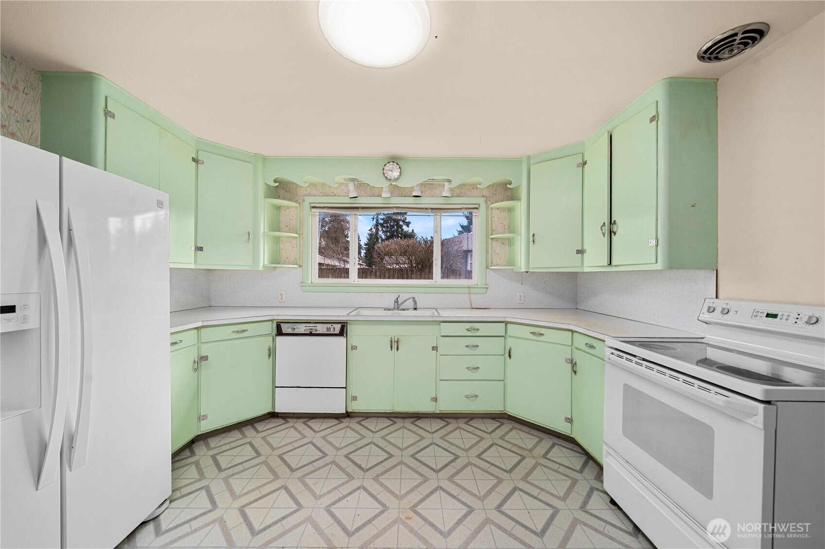 3111 Greenwood Avenue W, University Place, WA 98466-3312