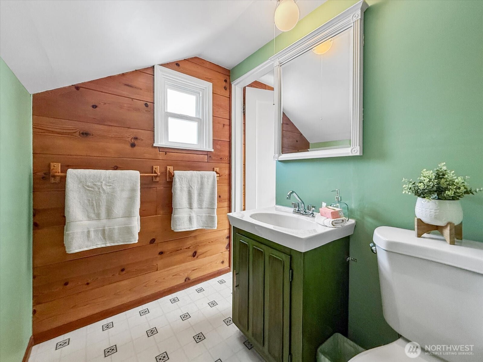 7753 28th Avenue NW, Seattle, WA 98117