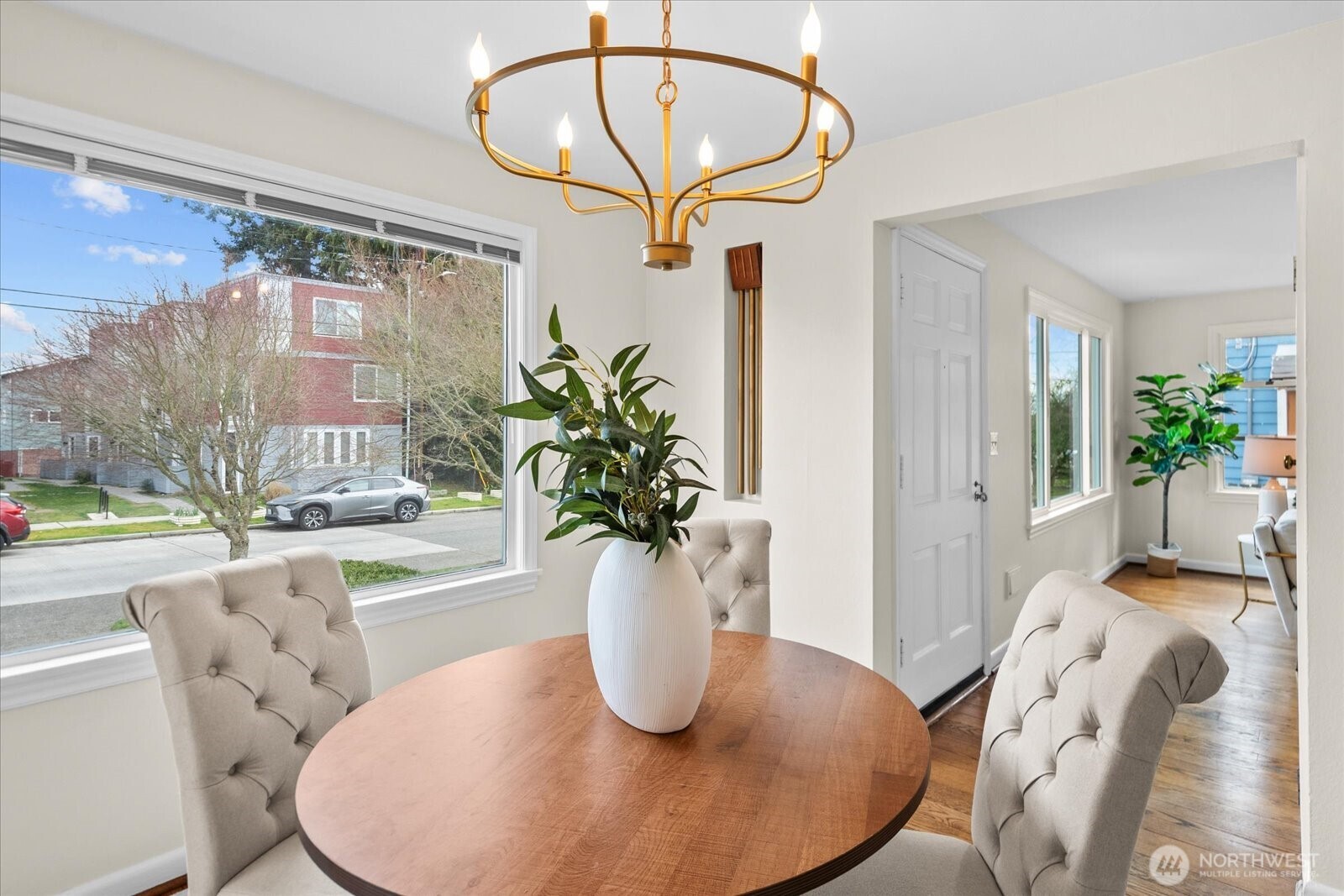 7753 28th Avenue NW, Seattle, WA 98117