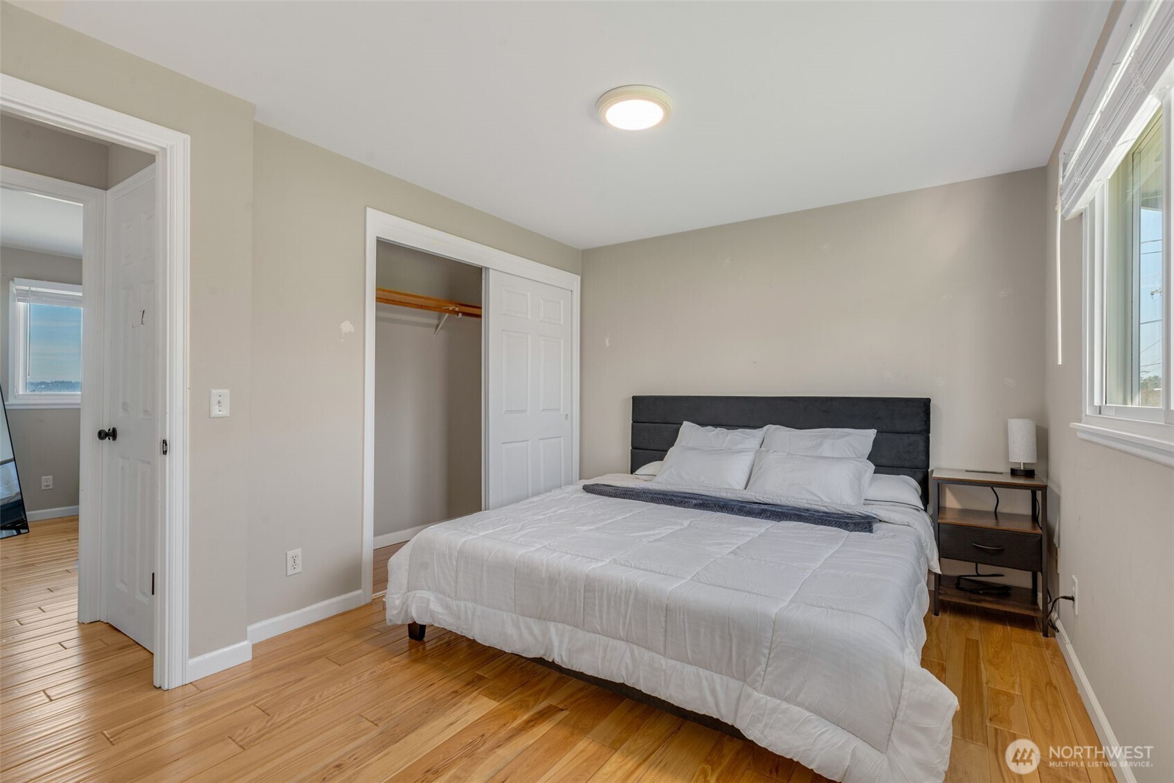 25011 20th Avenue S, Des Moines, WA 98198