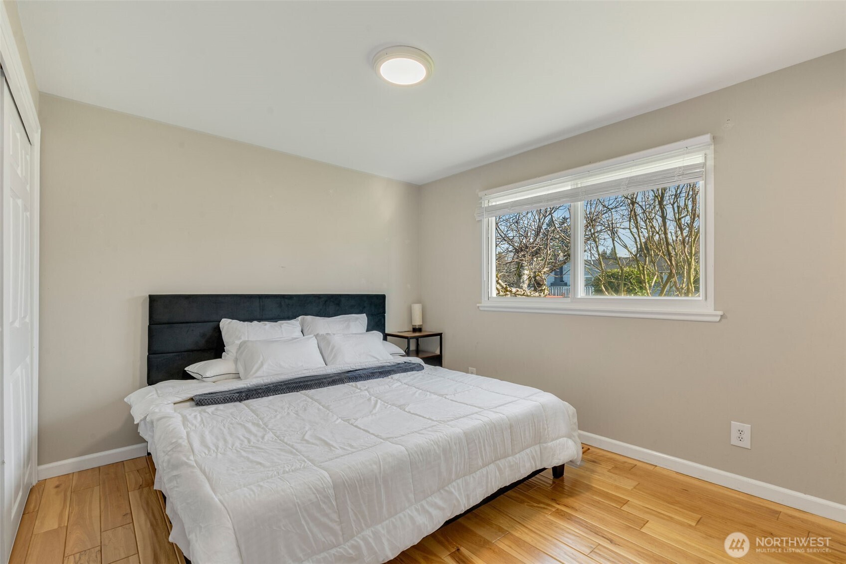 25011 20th Avenue S, Des Moines, WA 98198