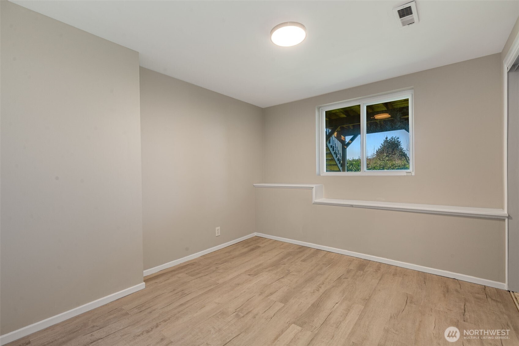 25011 20th Avenue S, Des Moines, WA 98198