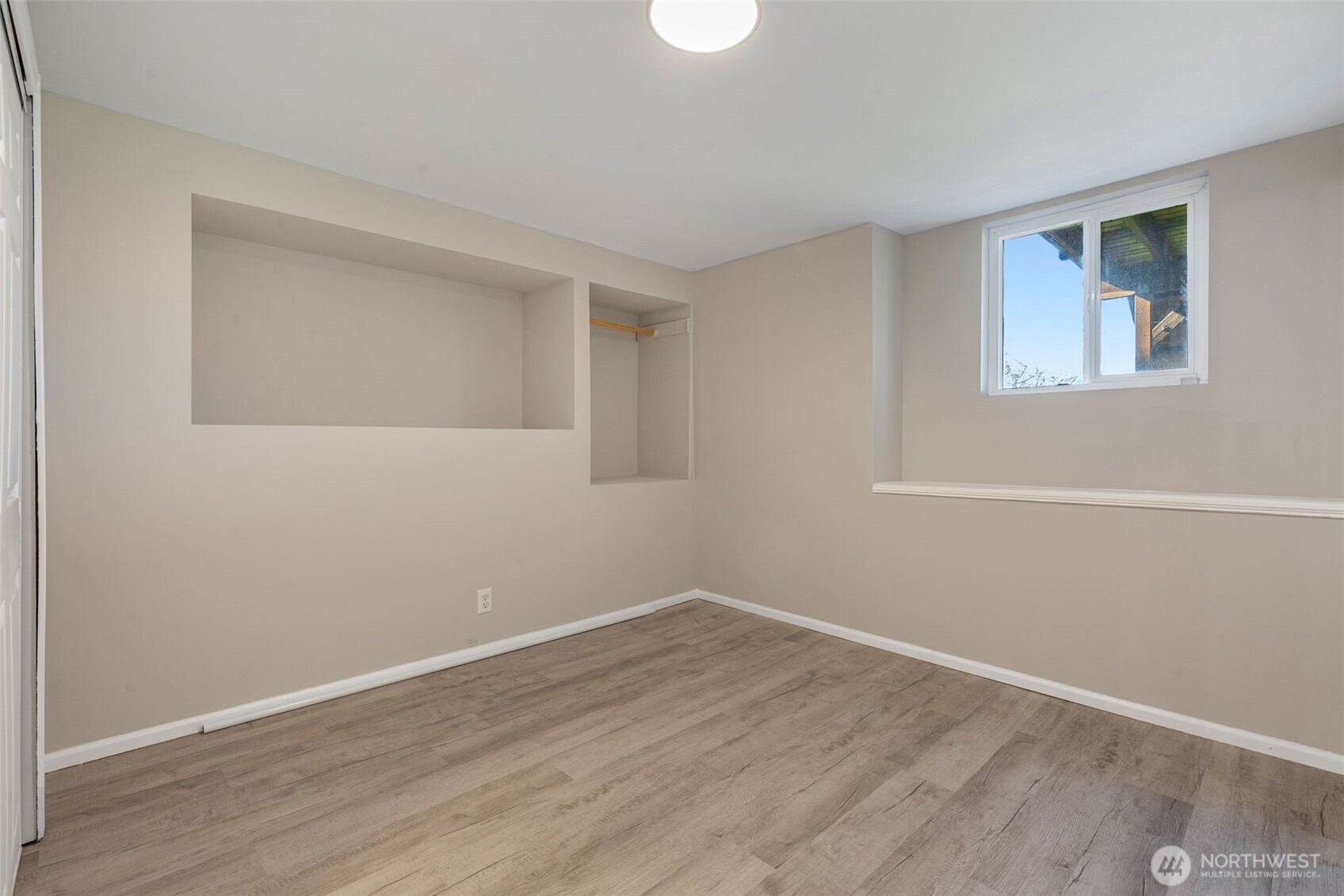 25011 20th Avenue S, Des Moines, WA 98198