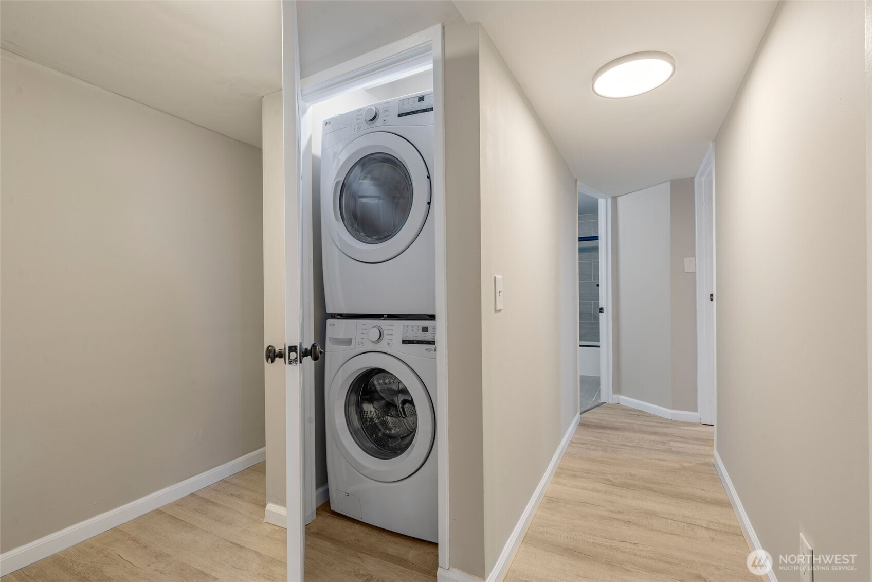 25011 20th Avenue S, Des Moines, WA 98198