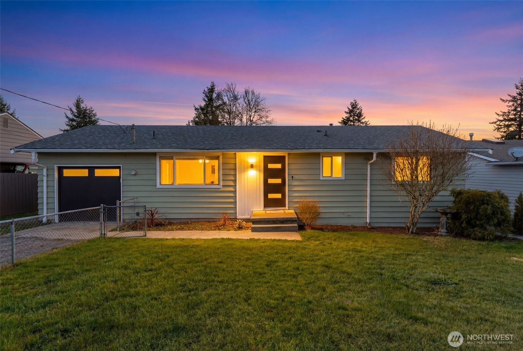 25011 20th Avenue S, Des Moines, WA 98198