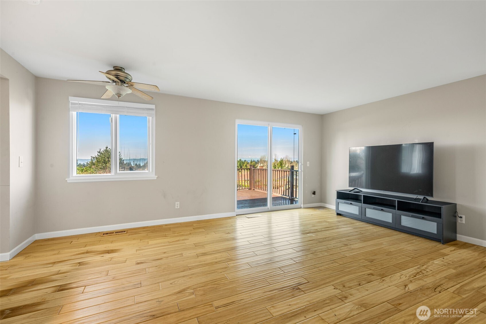 25011 20th Avenue S, Des Moines, WA 98198