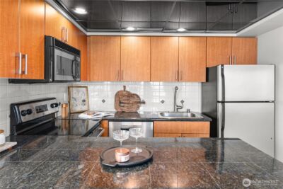 905 Cherry Street #701, Seattle, WA 98104 - Photo 8