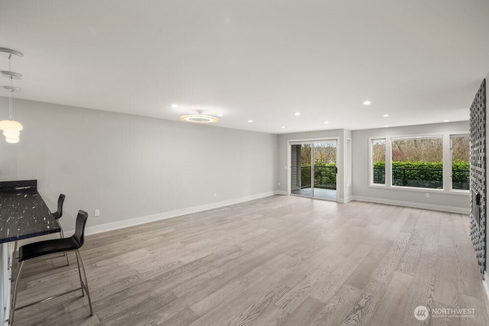 6121 NE 175 Street #A202, Kenmore, WA 98028