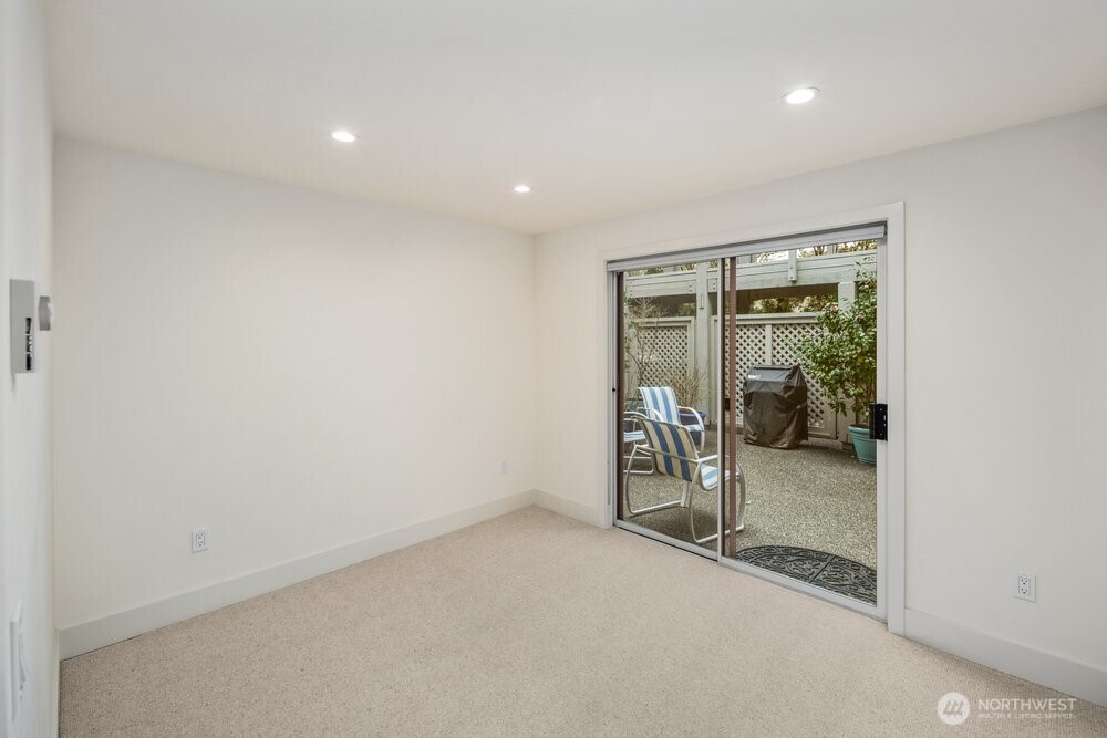 6121 NE 175 Street #A202, Kenmore, WA 98028