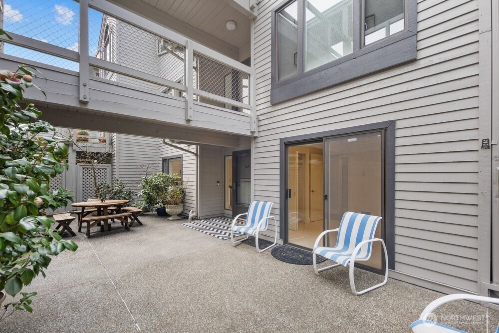 6121 NE 175 Street #A202, Kenmore, WA 98028