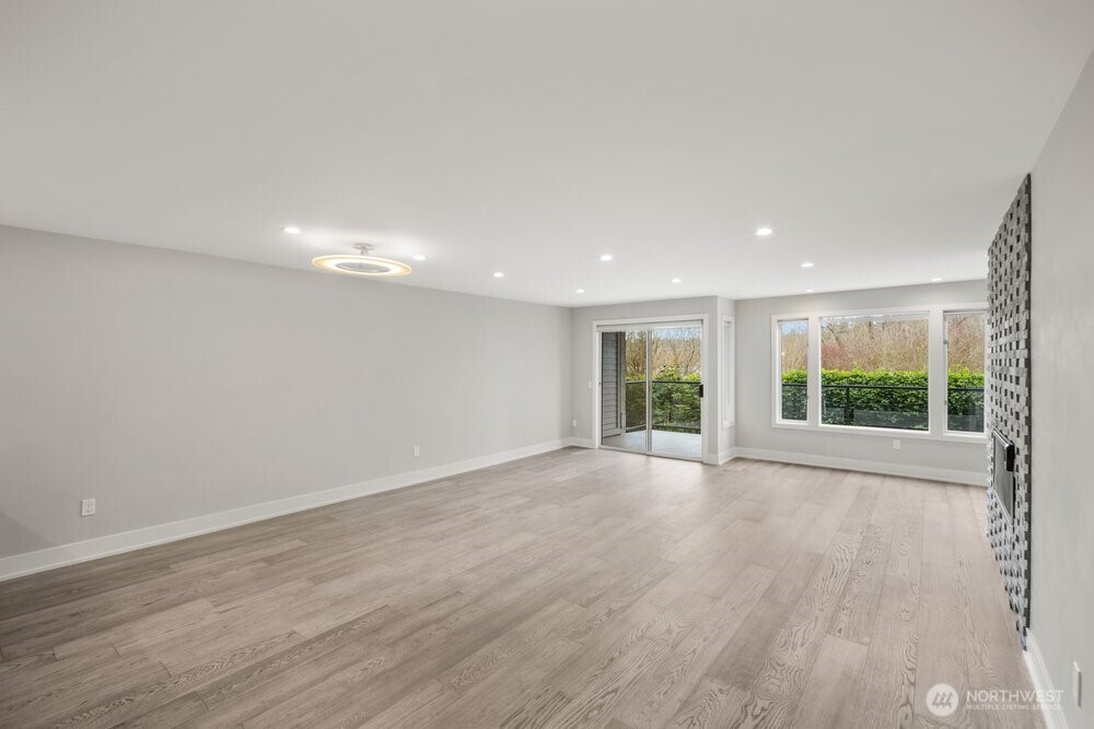 6121 NE 175 Street #A202, Kenmore, WA 98028