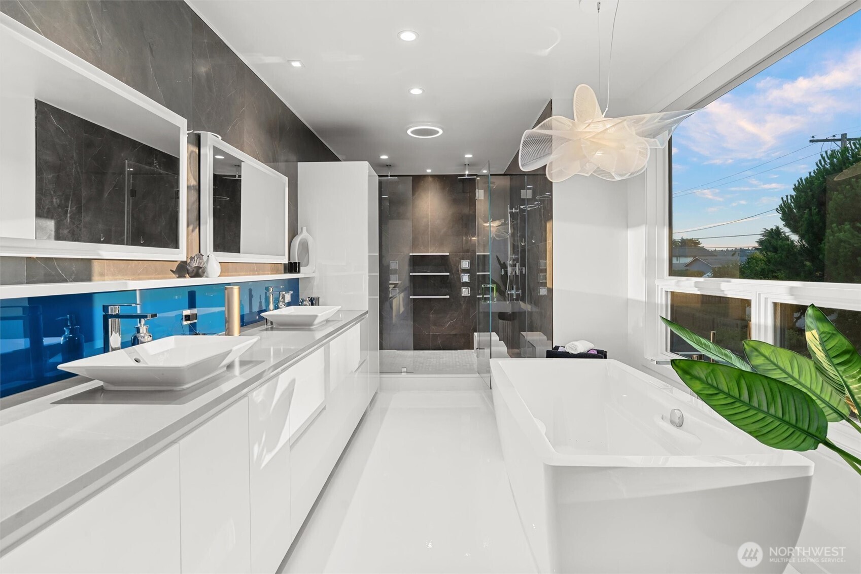 903 N 33rd Place , Renton, WA 98056