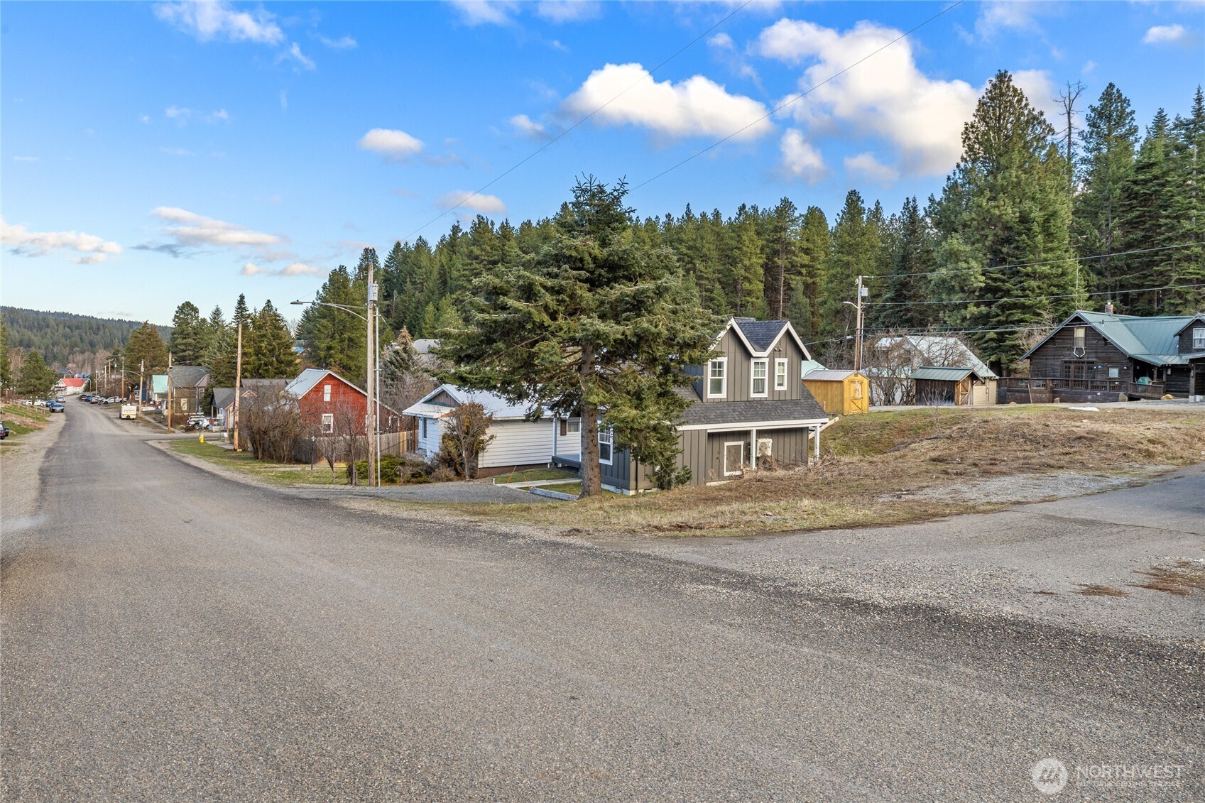 132 5th Street , Roslyn, WA 98941