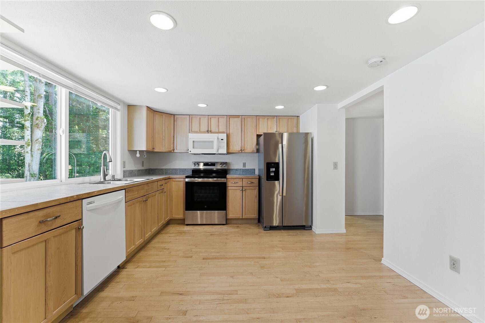 14014 NE 69th Place , Redmond, WA 98052