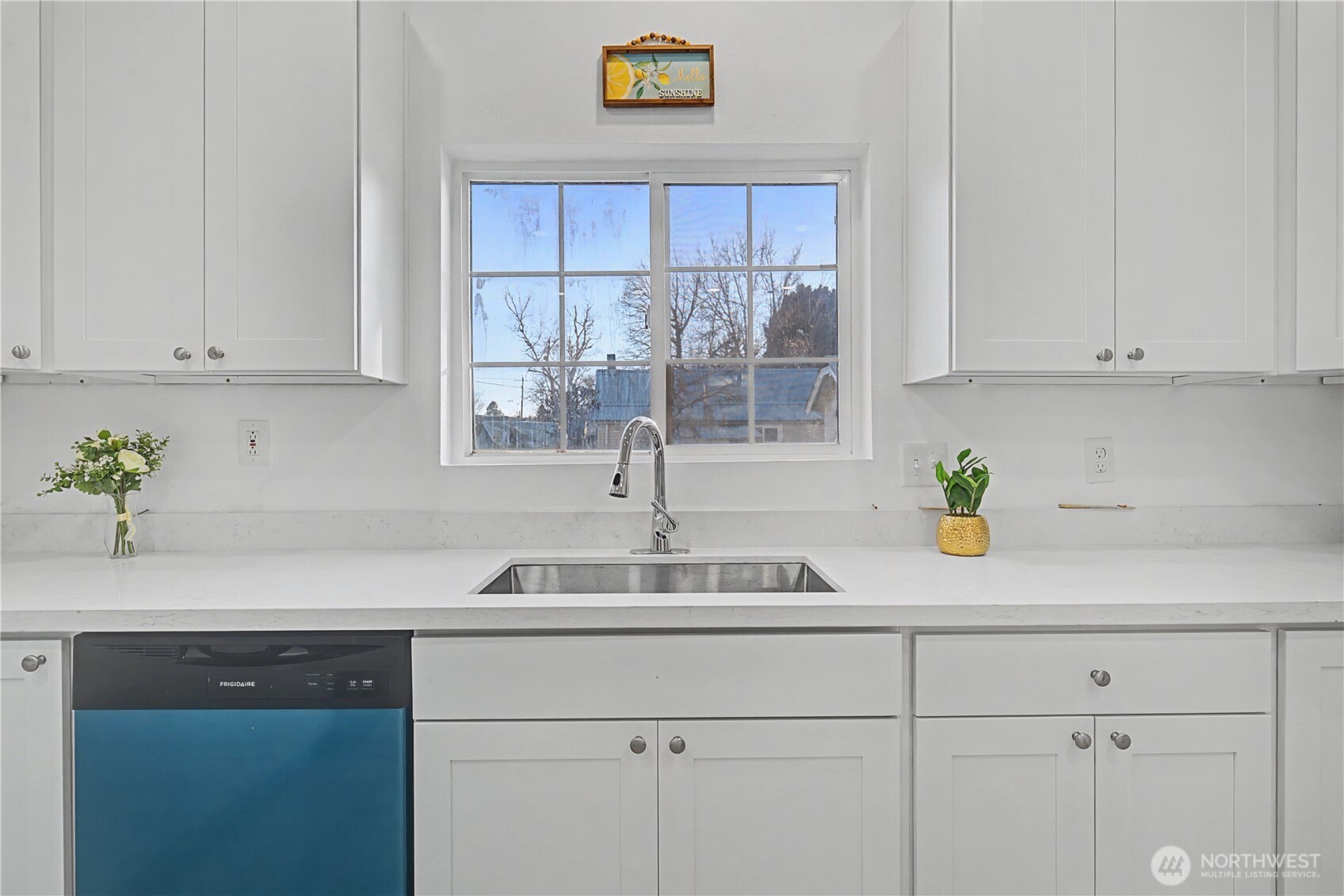 225 S D Street , Washtucna, WA 99371