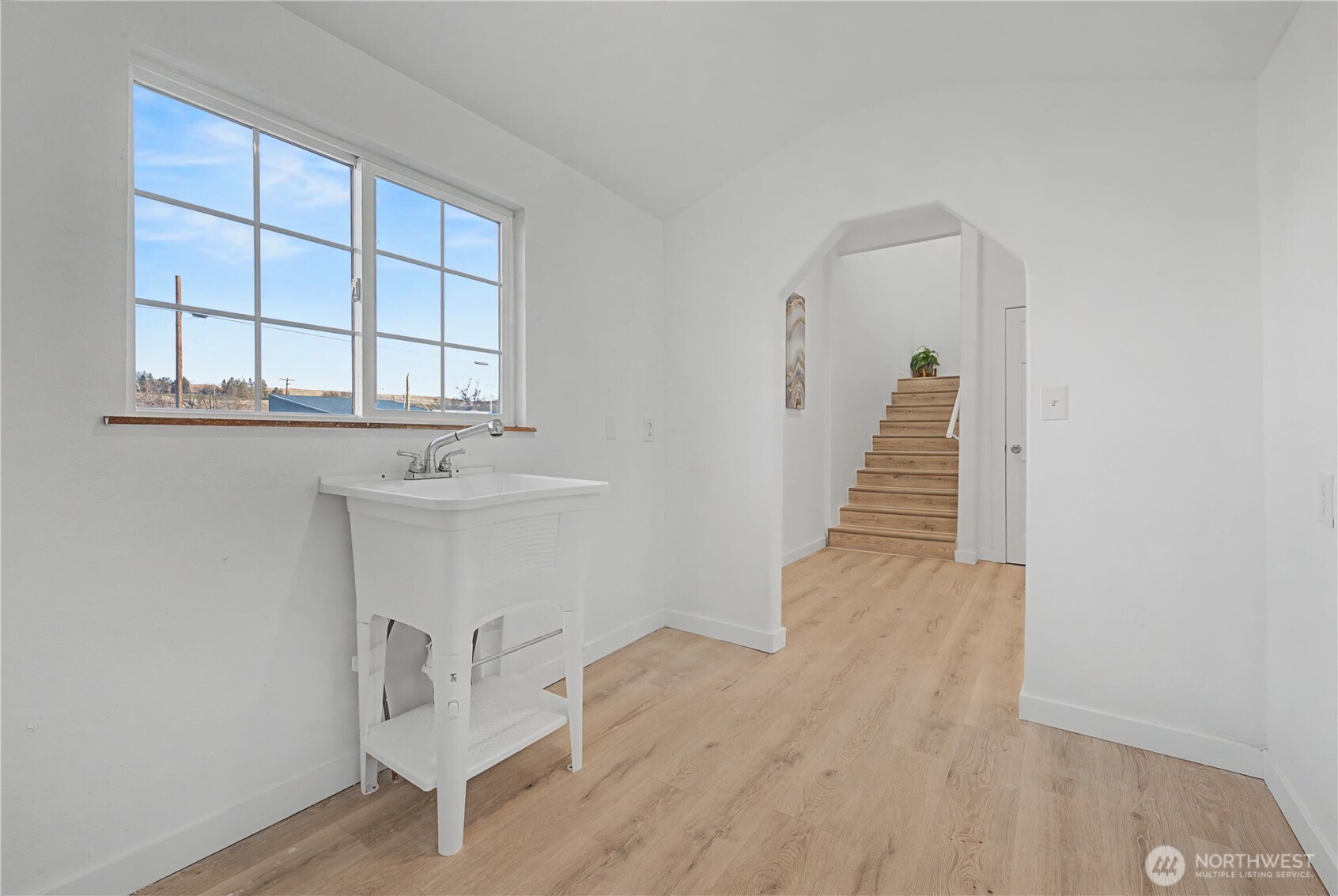 225 S D Street , Washtucna, WA 99371