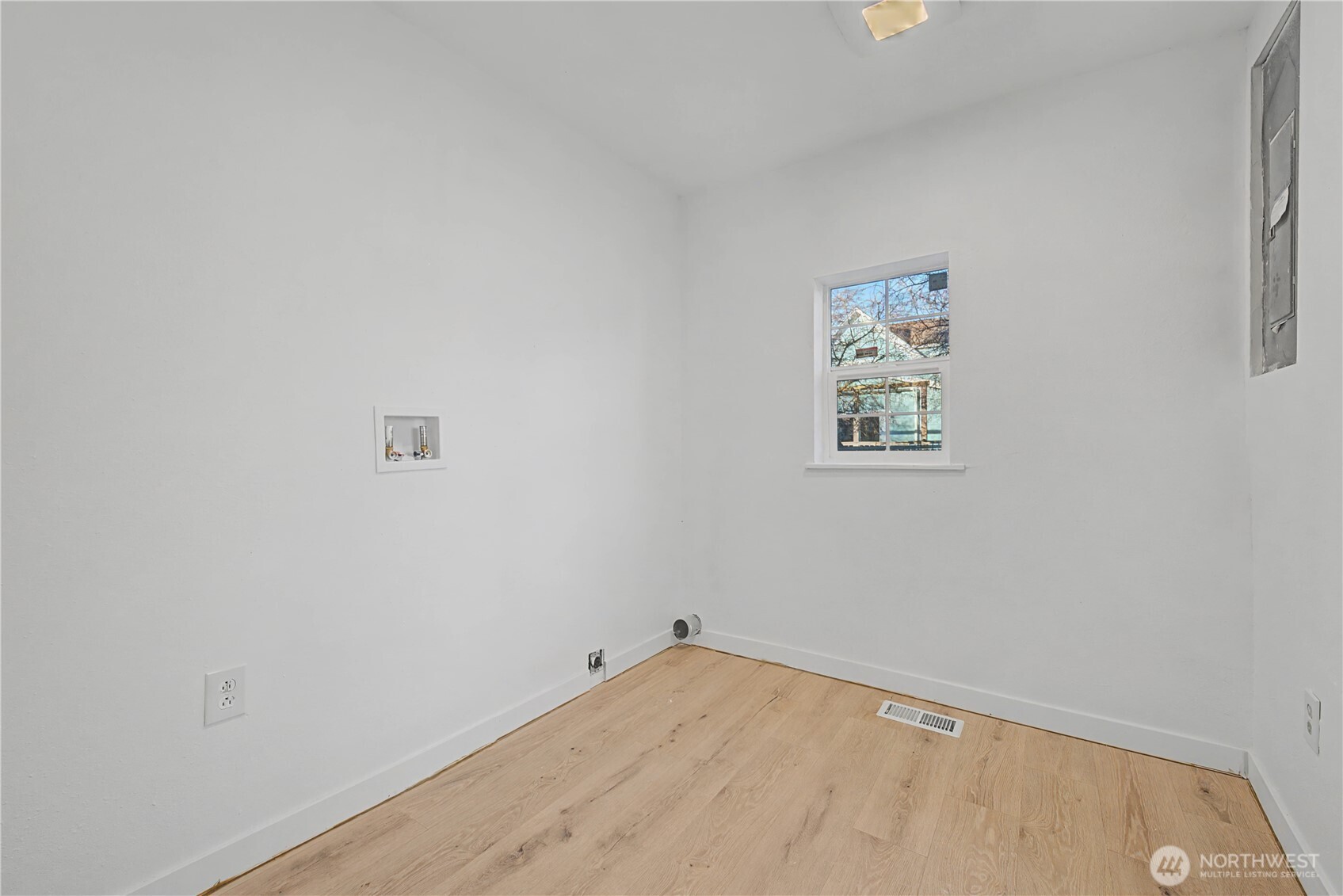 225 S D Street , Washtucna, WA 99371