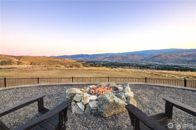 886 NE Conner Court , East Wenatchee, WA 98802 - Photo 2