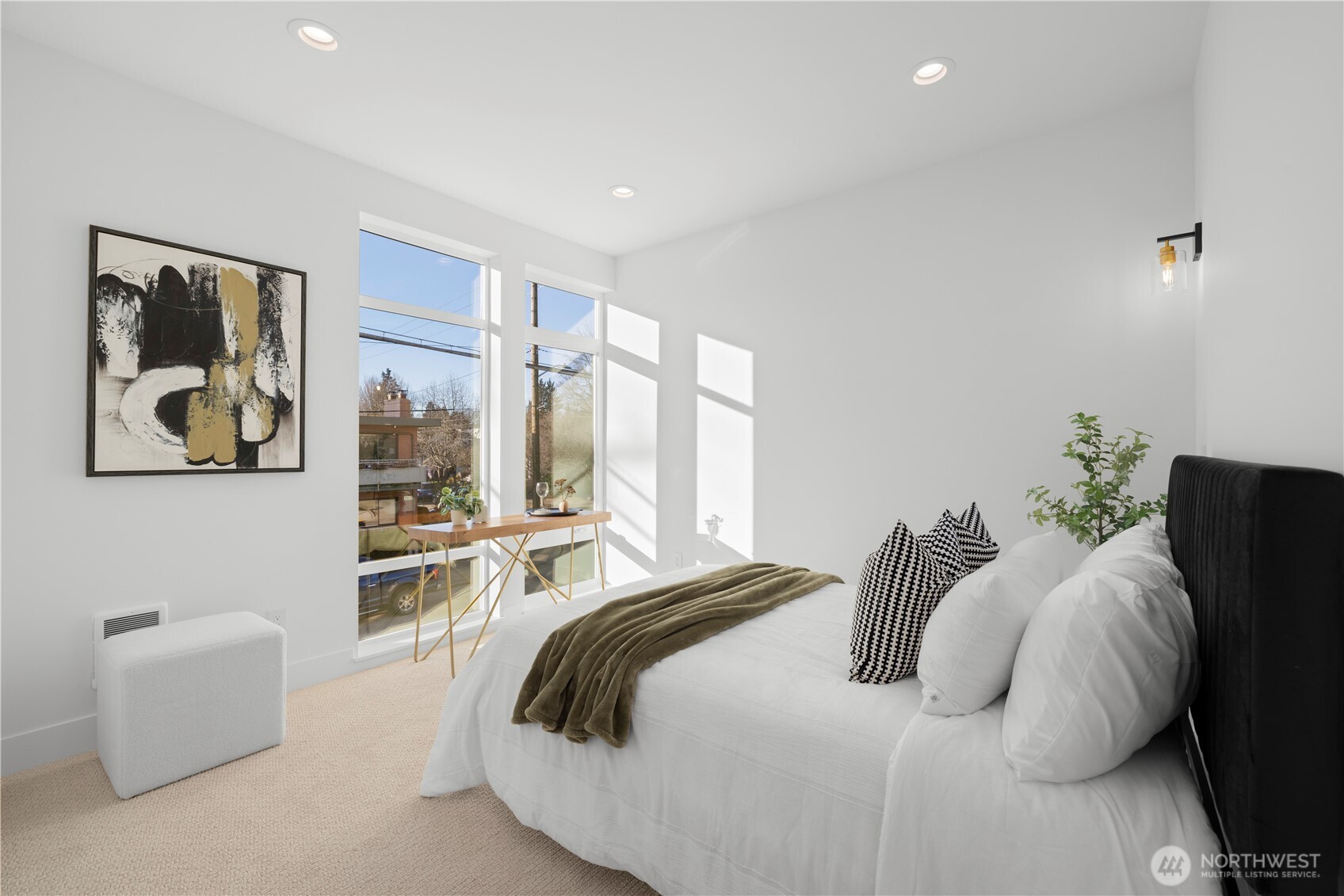 7526 6th Avenue NW, Seattle, WA 98117