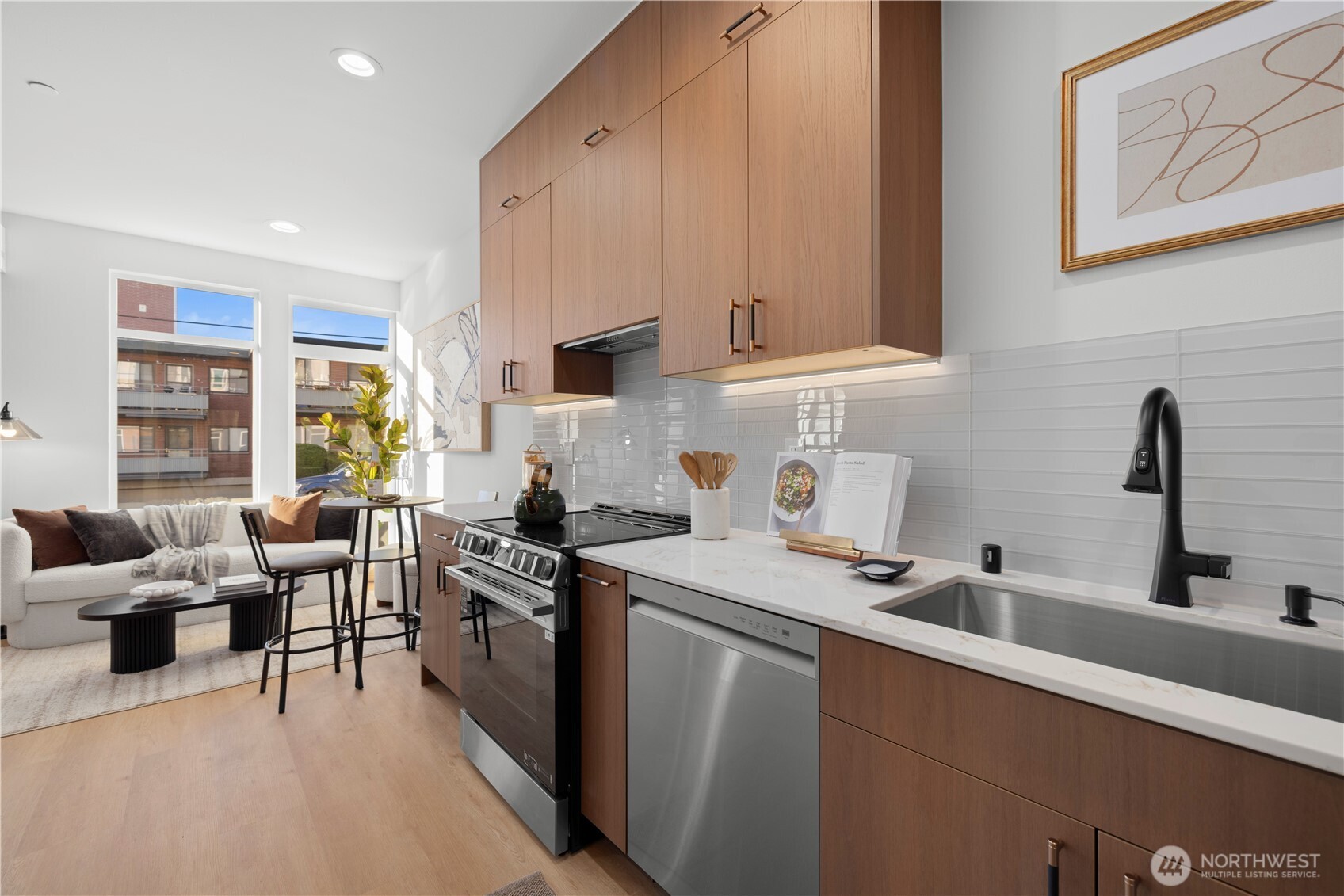 7526 6th Avenue NW, Seattle, WA 98117