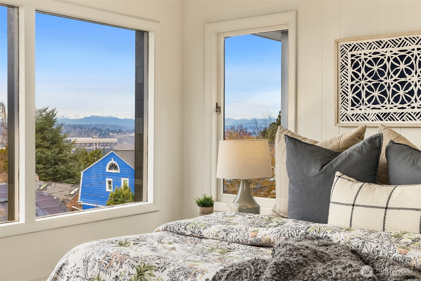 1208 E Newton Street , Seattle, WA 98102