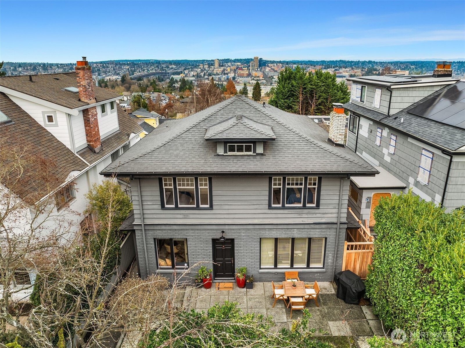 1208 E Newton Street , Seattle, WA 98102
