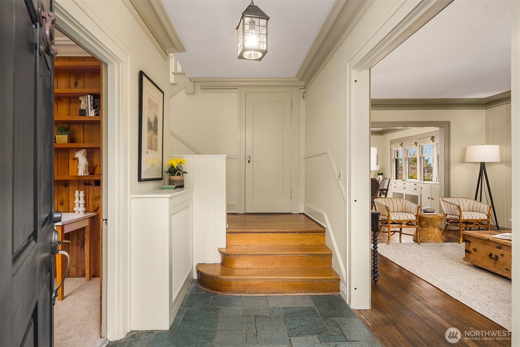 1208 E Newton Street , Seattle, WA 98102