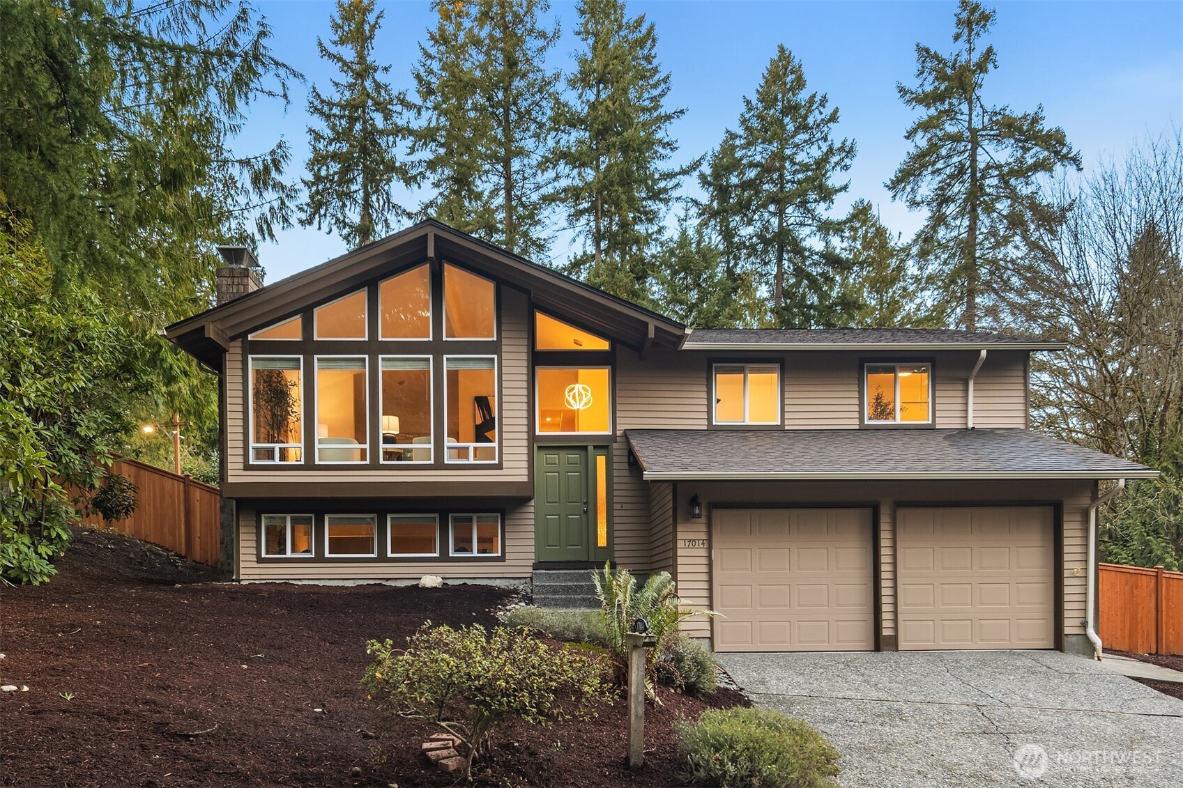 17014 NE 28th Place , Bellevue, WA 98008