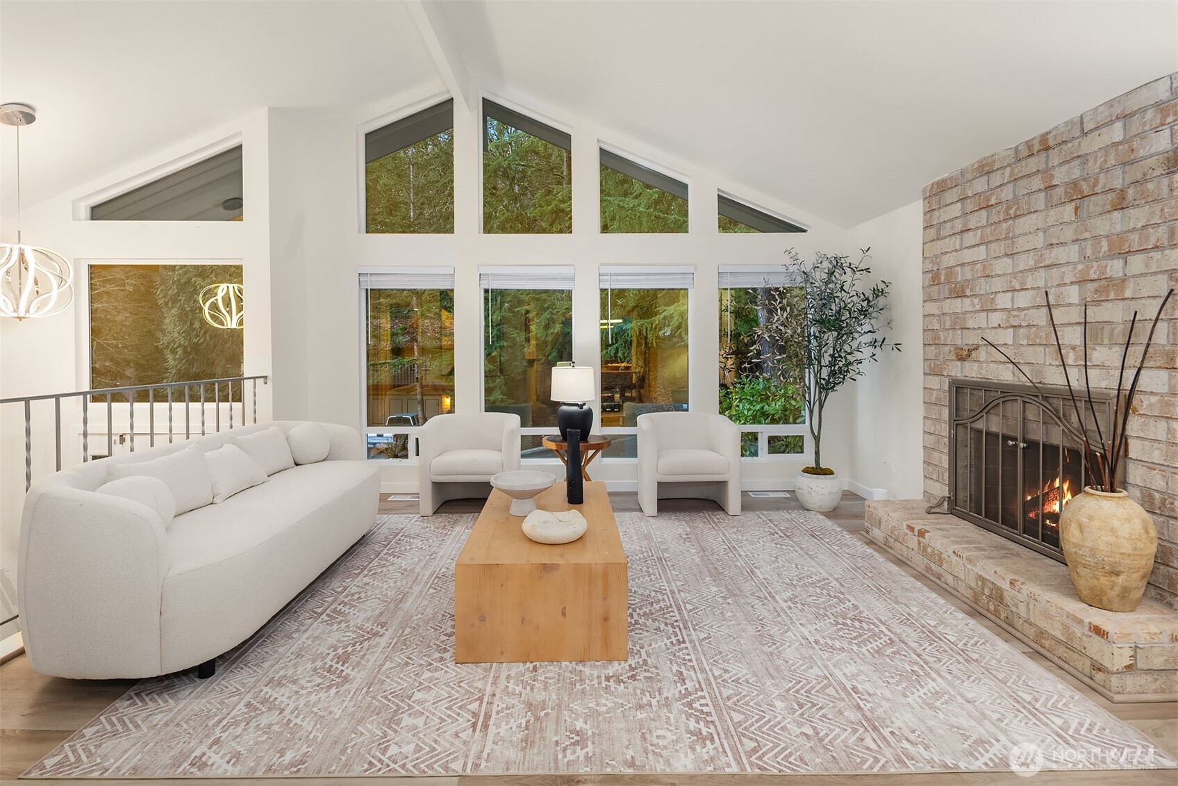 17014 NE 28th Place , Bellevue, WA 98008