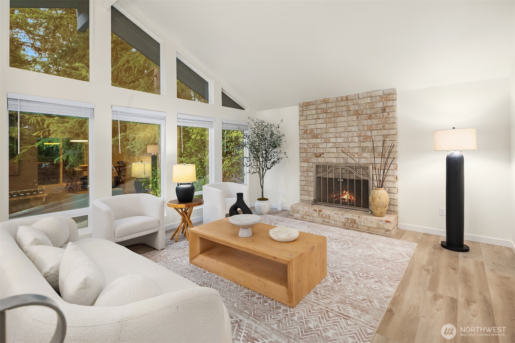 17014 NE 28th Place , Bellevue, WA 98008