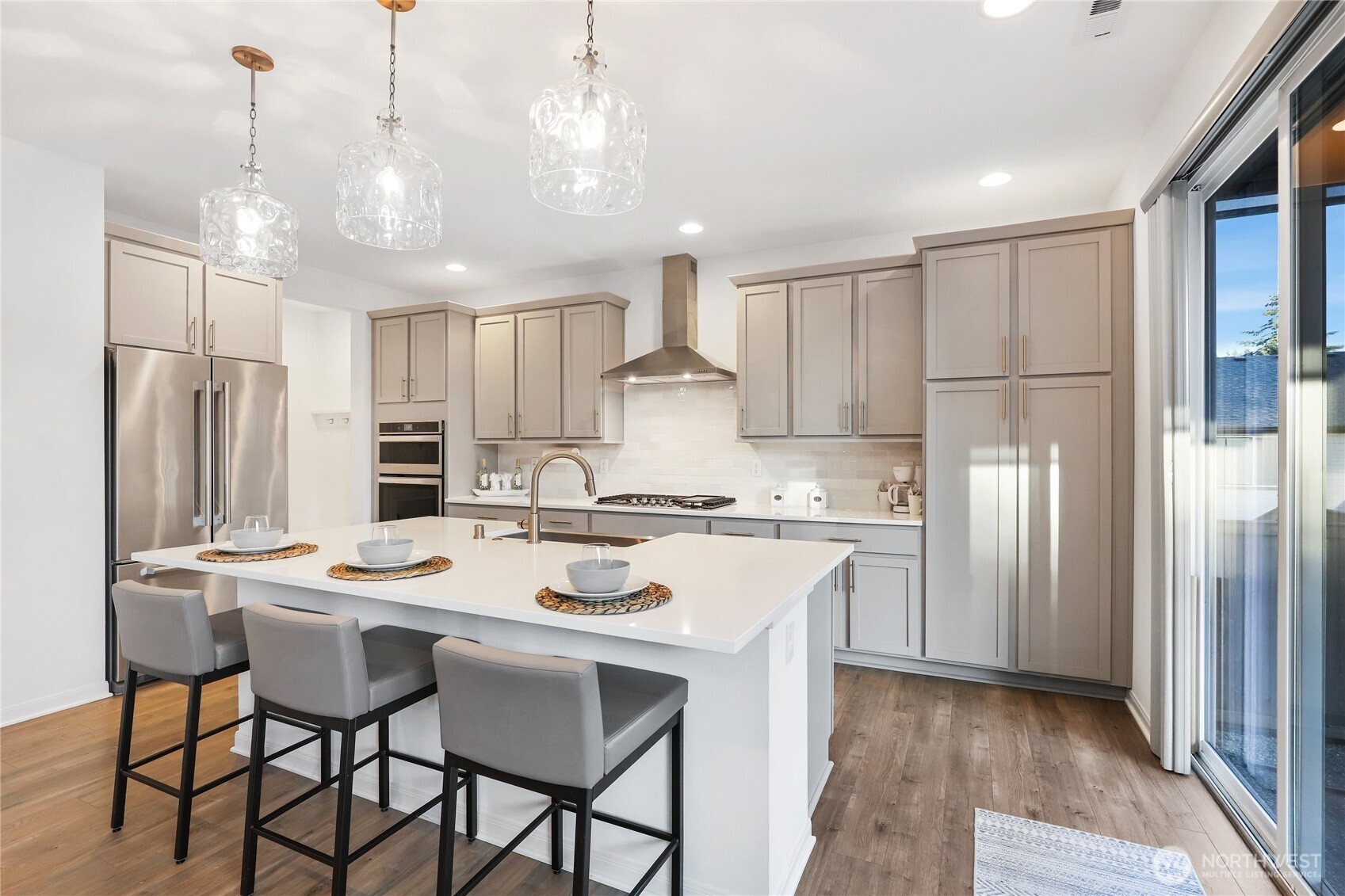 2463 NE Athlon Court , Poulsbo, WA 98370-8015