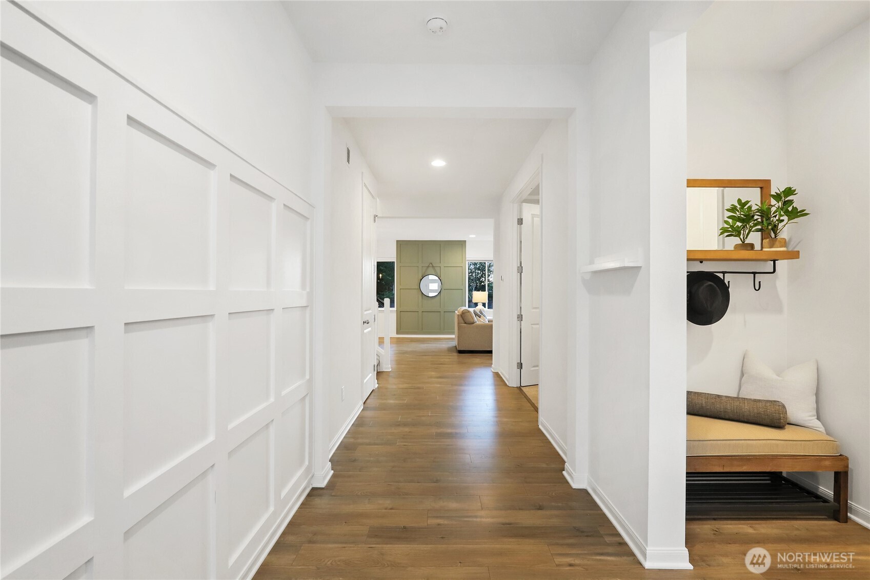 2463 NE Athlon Court , Poulsbo, WA 98370-8015