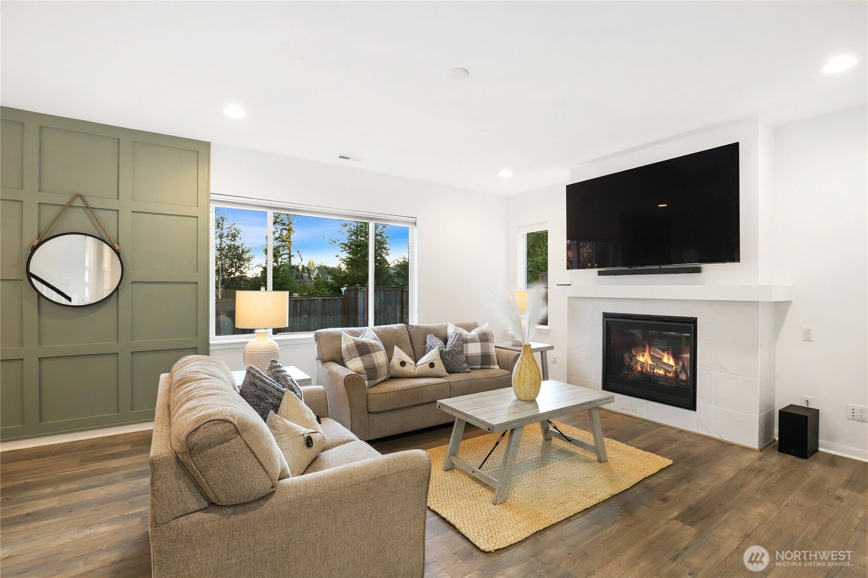 2463 NE Athlon Court , Poulsbo, WA 98370-8015