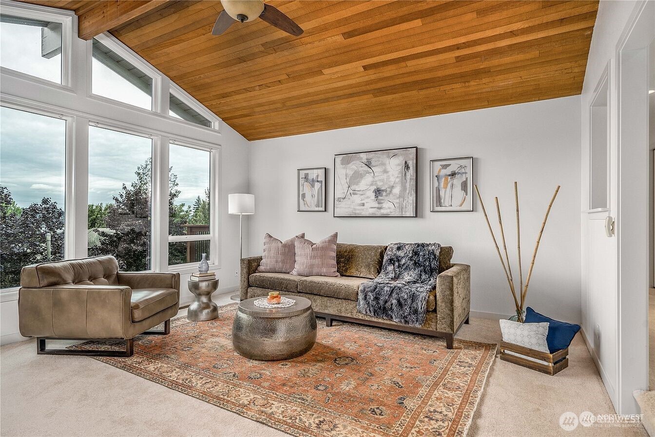 10612 157th Avenue NE, Redmond, WA 98052