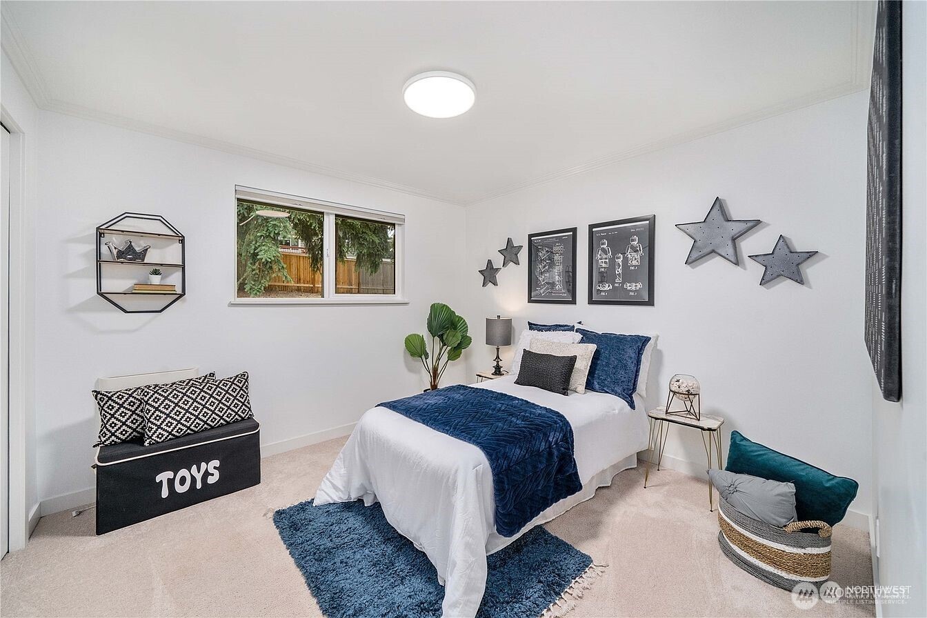 10612 157th Avenue NE, Redmond, WA 98052