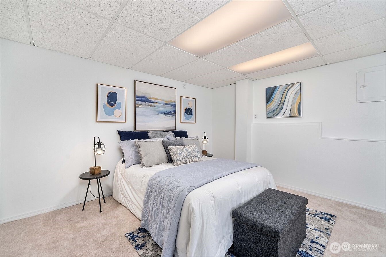 10612 157th Avenue NE, Redmond, WA 98052