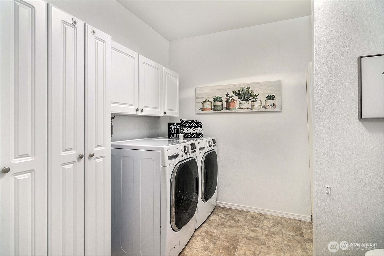 10612 157th Avenue NE, Redmond, WA 98052