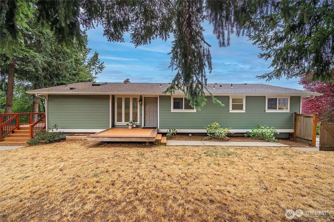 10612 157th Avenue NE, Redmond, WA 98052