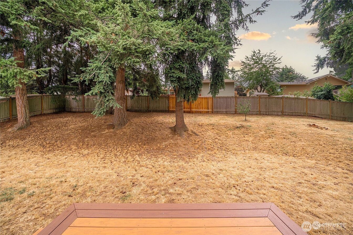 10612 157th Avenue NE, Redmond, WA 98052