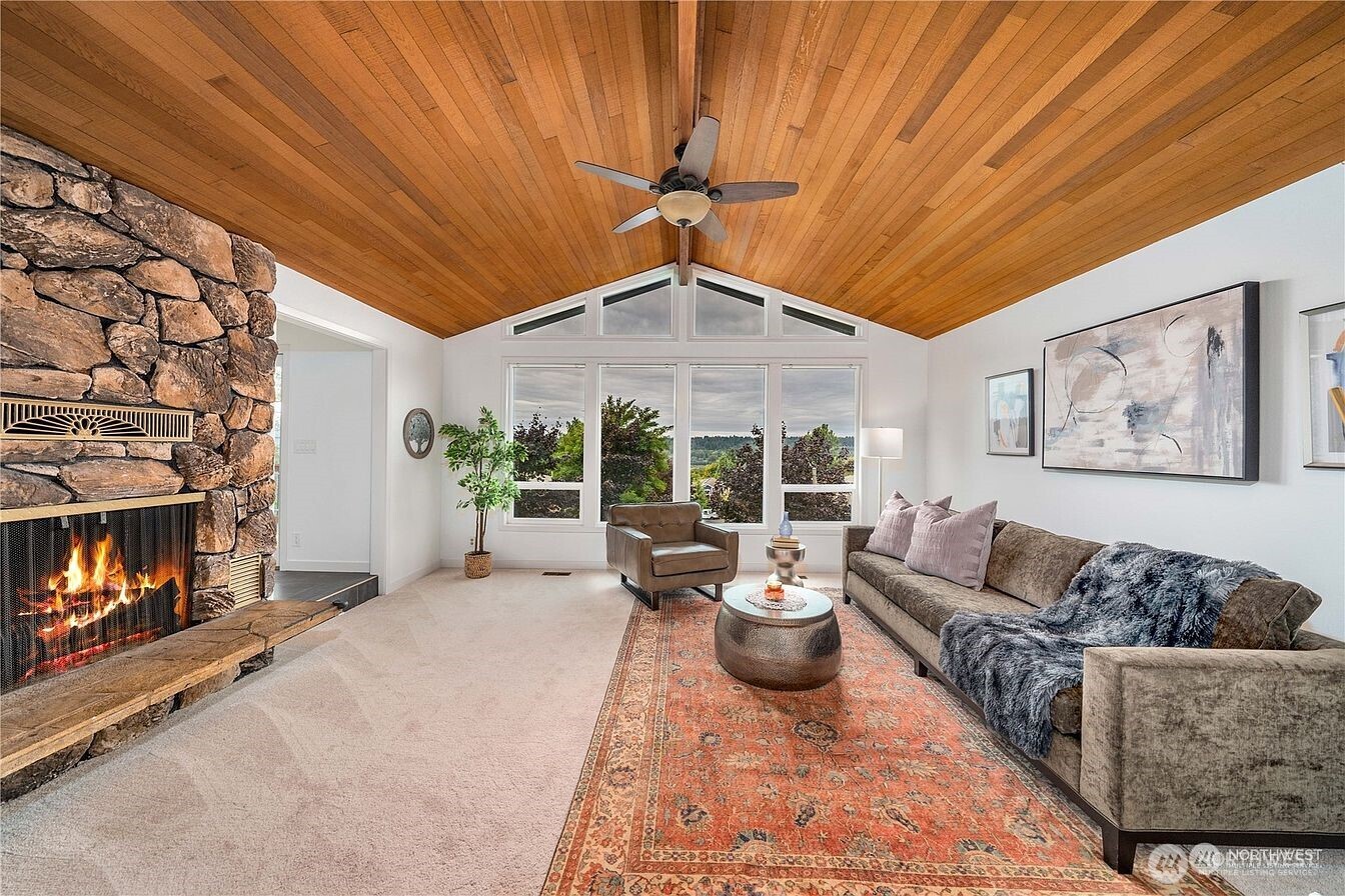 10612 157th Avenue NE, Redmond, WA 98052