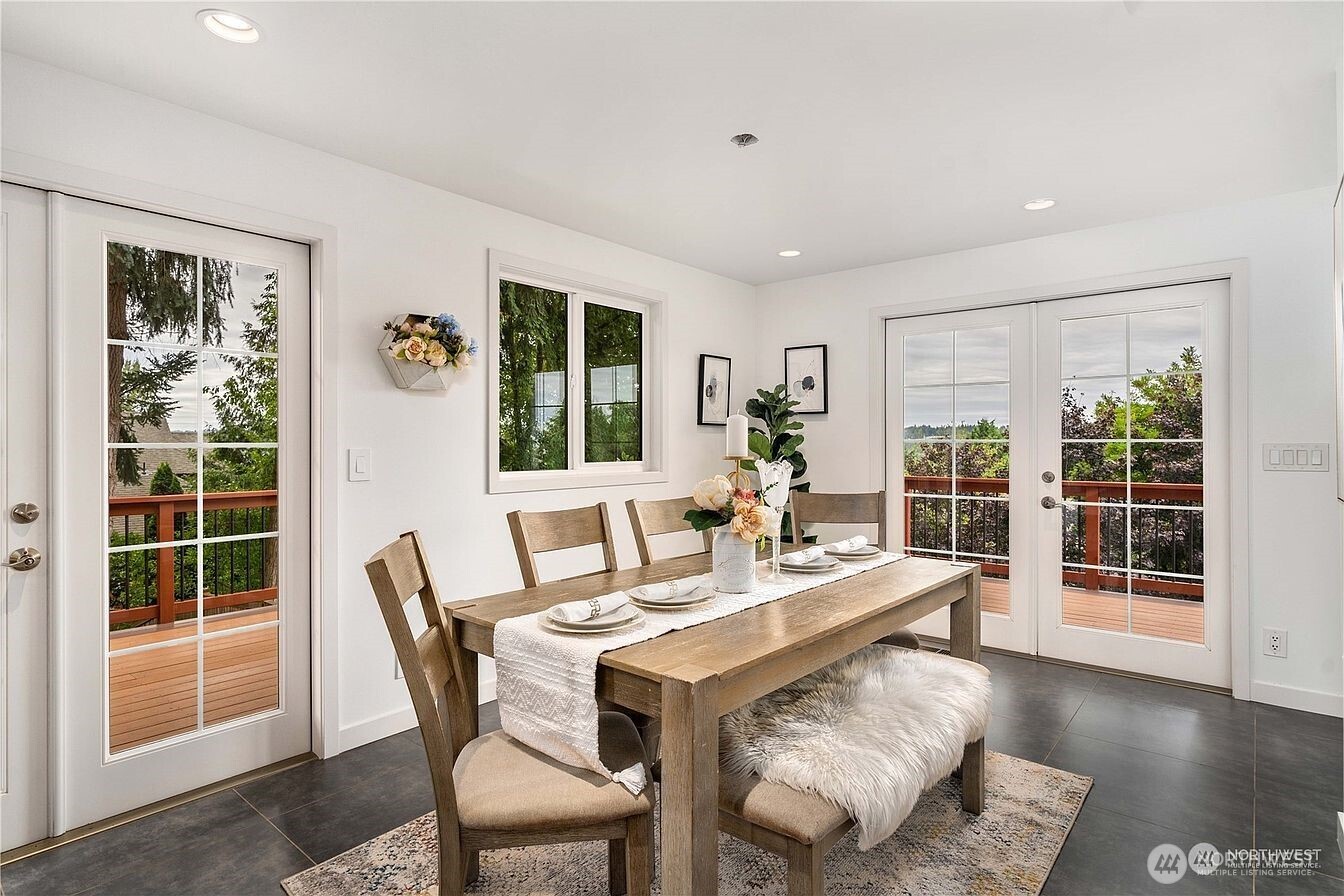 10612 157th Avenue NE, Redmond, WA 98052