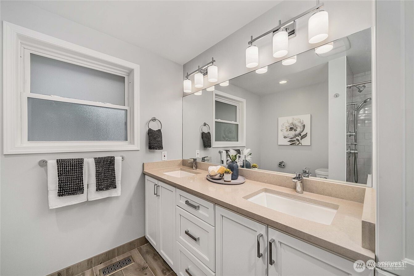 10612 157th Avenue NE, Redmond, WA 98052