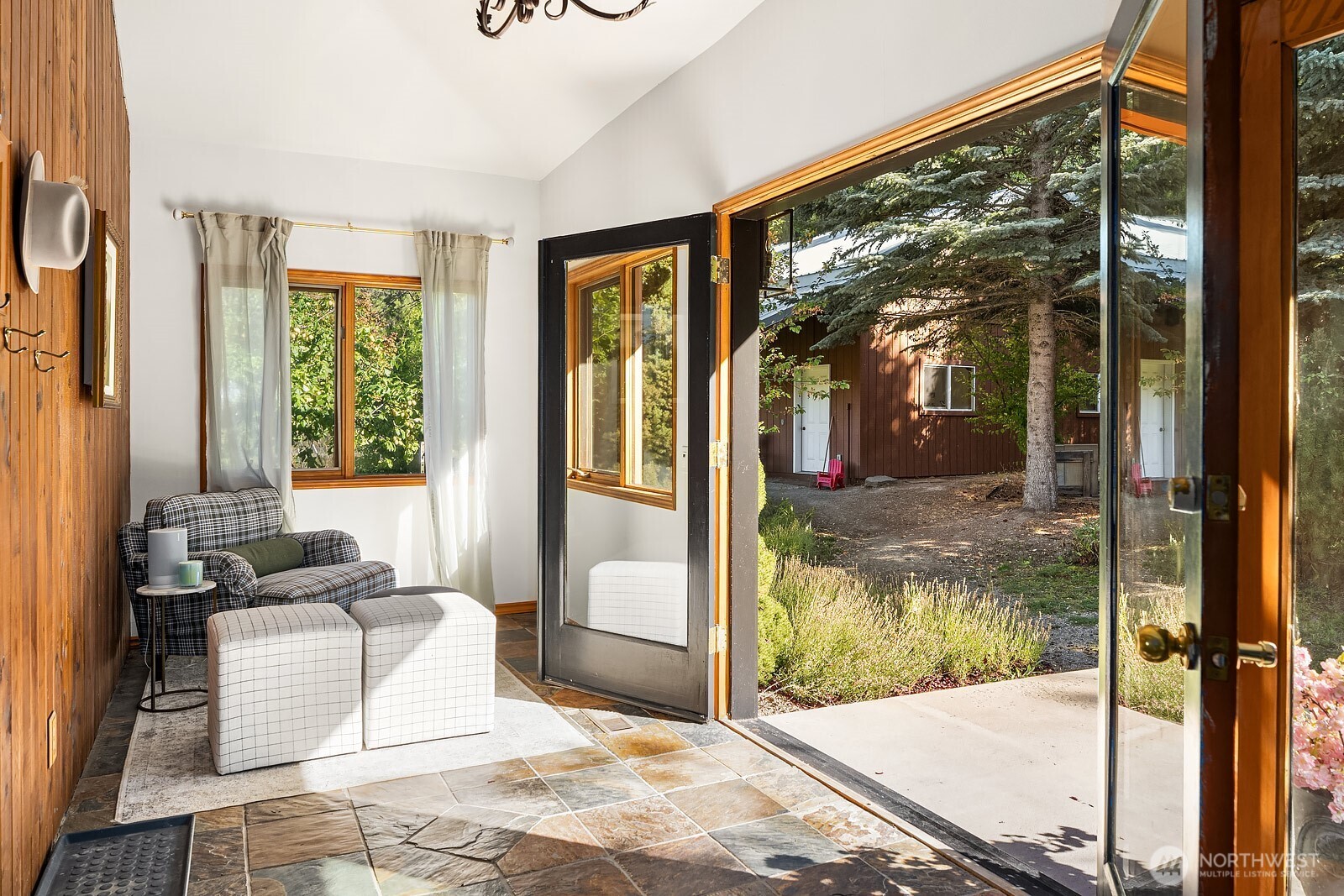 220 Big House Road , Cle Elum, WA 98922