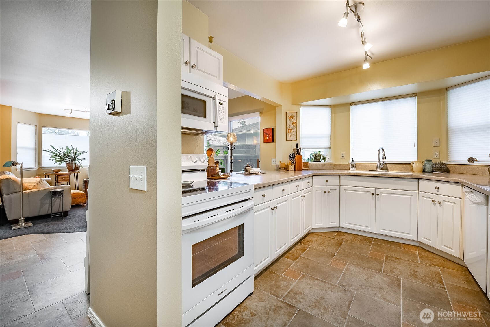 3376 Northwest Avenue #201, Bellingham, WA 98225