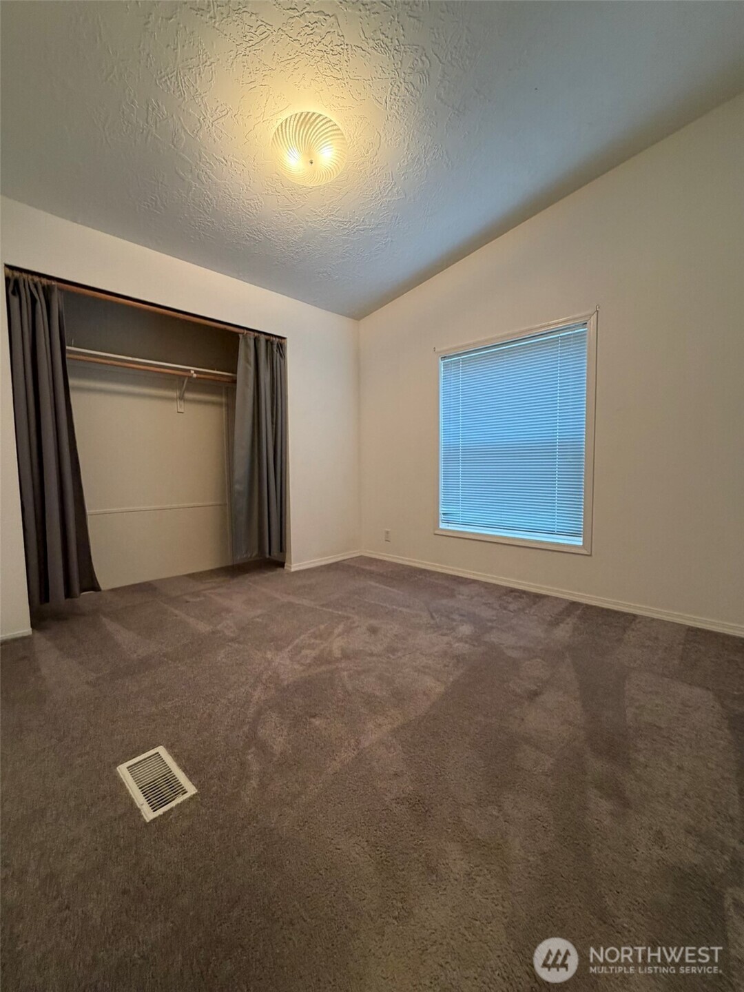 100 Leisure Drive , Aberdeen, WA 98520