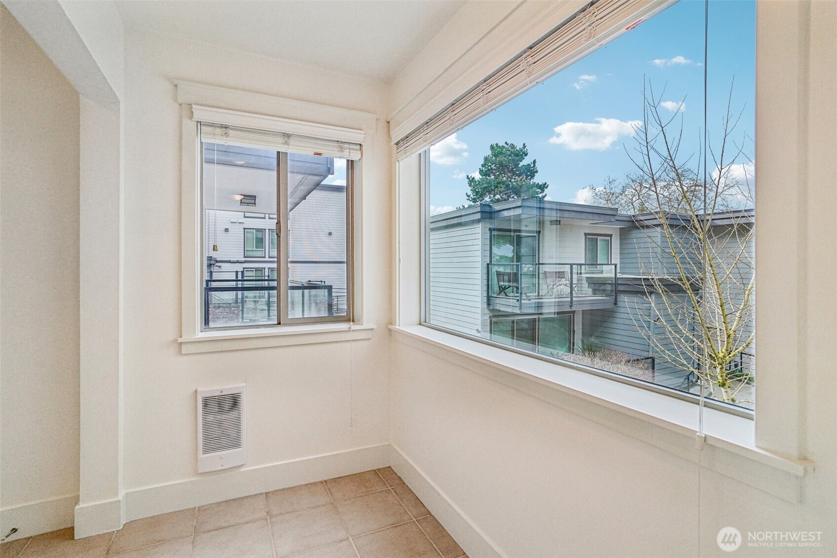 3204 81st Place SE #B202, Mercer Island, WA 98040